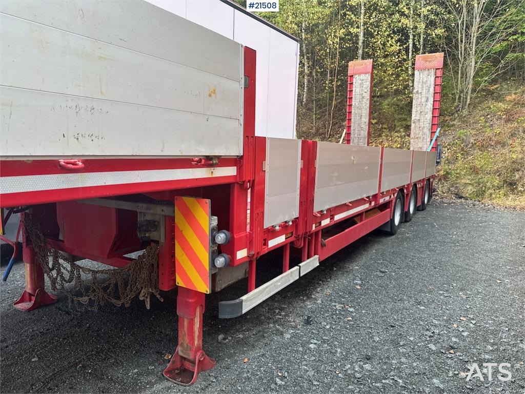 Doll Machinery Semi w/ Widening and Hydraulic Bridges. 2018 21508 Doll Machinery Semi w/ Widening and Hydraulic Bridges. 2...