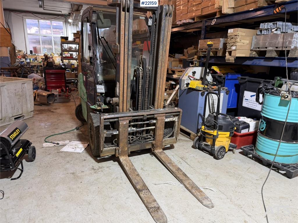 Mitsubishi FD30N forklift with side shift 2004 22159 FD30N forklift with side shift 2004 1 Forklift image 7