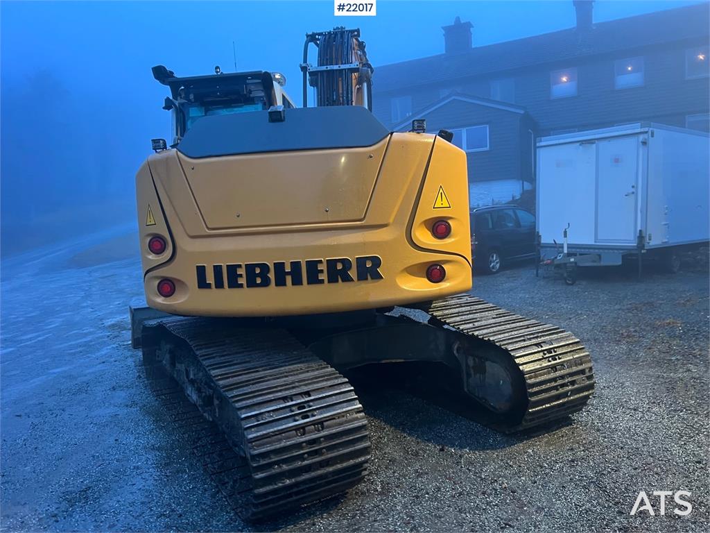 Liebherr R914 k STD excavator w/ rototilt, sanding bucket a 2018 22017 R914 k STD excavator w/ rototilt, sanding bucket a ...