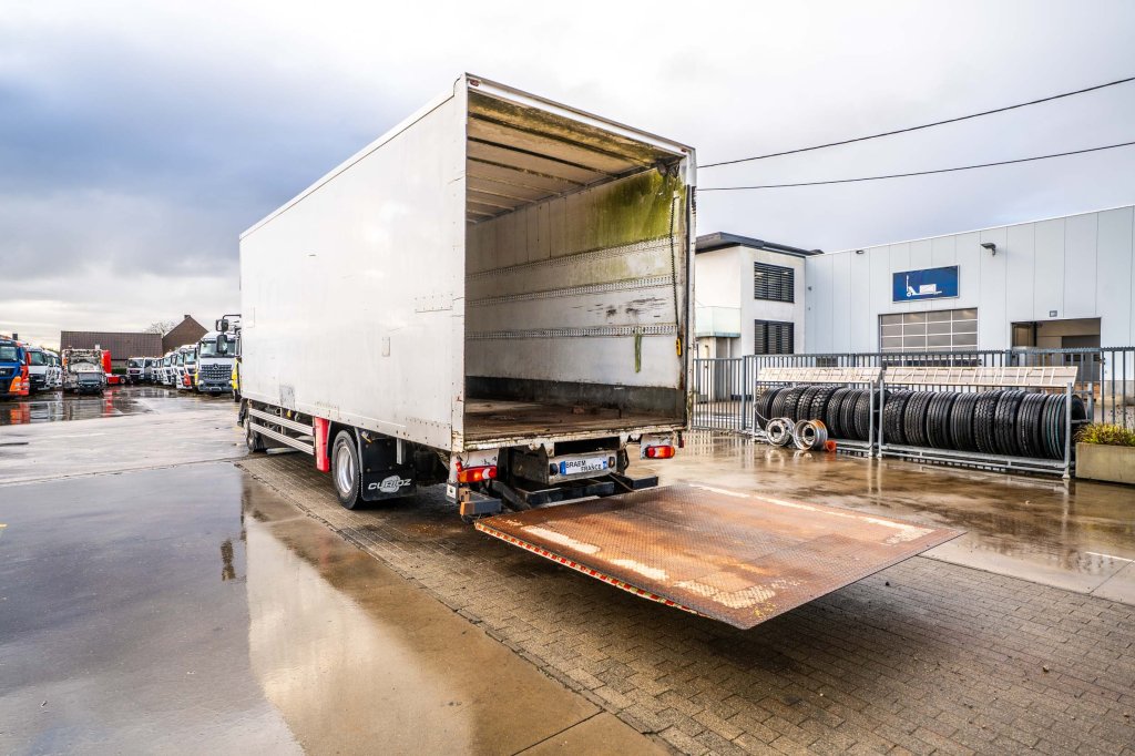 RENAULT MIDLUM 220 (16T)+ DHOLLANDIA 2T. 2012 E64812 Renault MIDLUM 220 (16T)+ DHOLLANDIA 2T. 2012 1 image 8