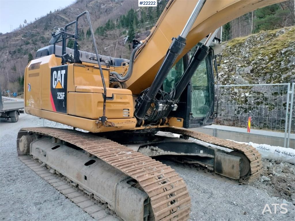 CAT 326FL 2017 22222 326FL 2017 1 Crawler Excavators image 8