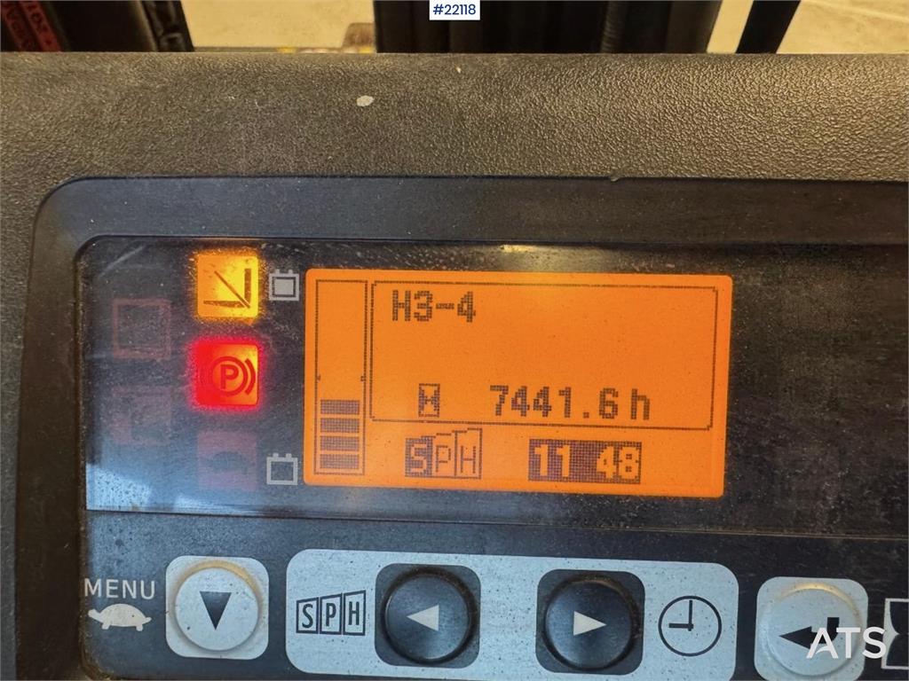 Toyota 8FBEKT18 electric forklift 2014 22118 8FBEKT18 electric forklift 2014 1 Forklift image 12