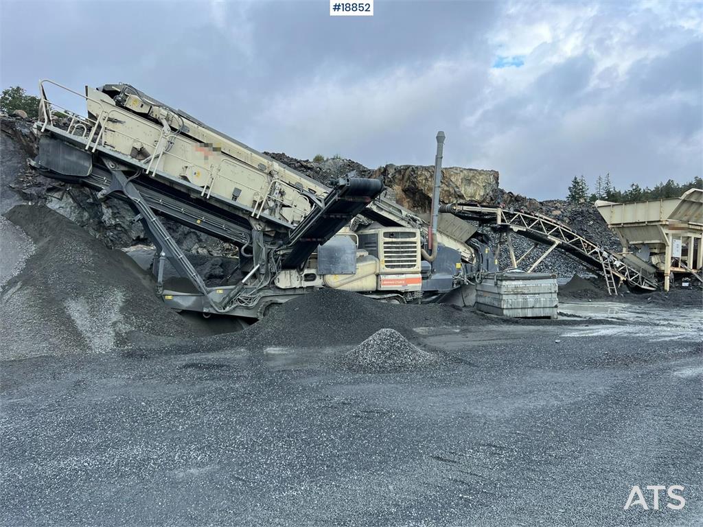Metso Lokotrack LT220D crusher w/ screen, box and belt 2019 18852 Lokotrack LT220D crusher w/ screen, box and belt 2019 1 ...