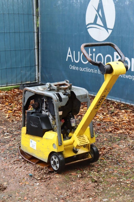 Vibrating plate Wacker Neuson DPU3050 Diesel 4.2kW 2016 2016 Neuson DPU3050 2016 1 image 3
