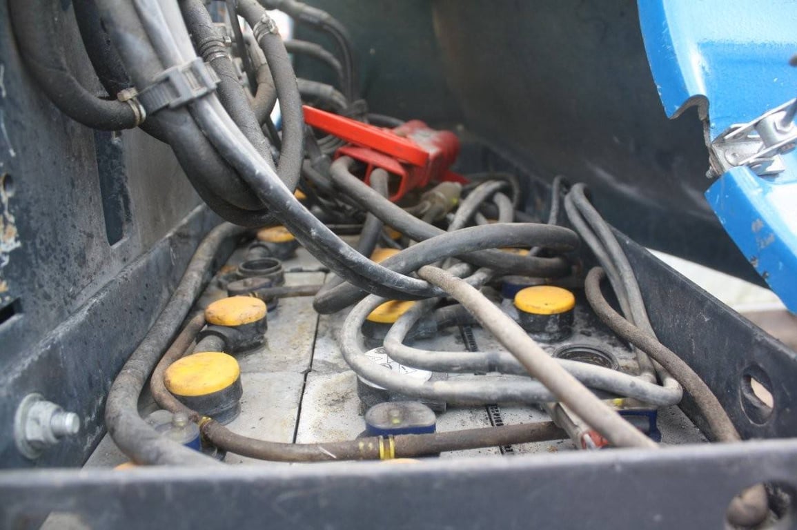 Mast lift ATN Piaf880R Electric 8.8m 2013 2013 ATN Piaf880R 2013 1 image 11