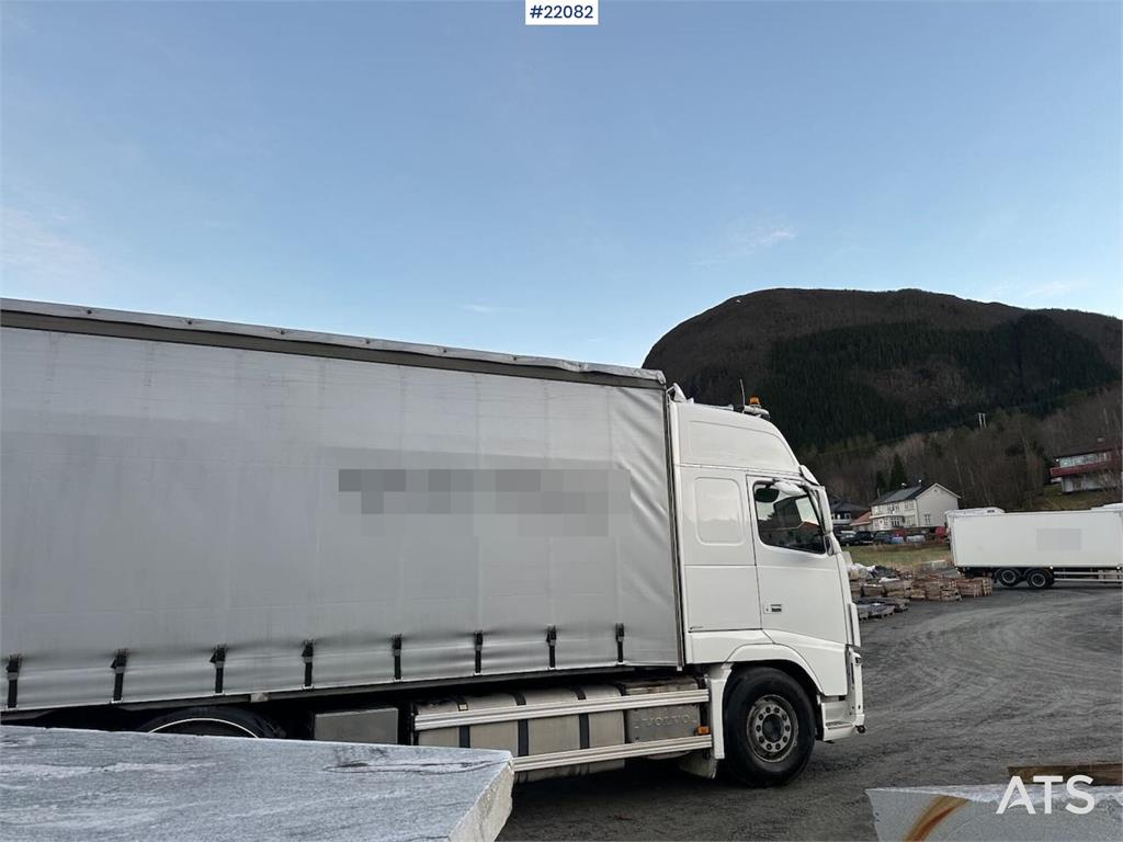 Volvo FH16 700 Tandem Box Truck with Lift and Onspot 2011 22082 FH16 700 Tandem Box Truck with Lift and Onspot 2011 1 imag...