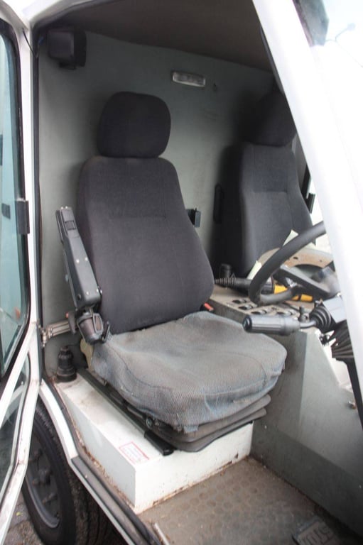 Sweeper HMF 214 Diesel 2007 2007 HMF 214 2007 1 image 15
