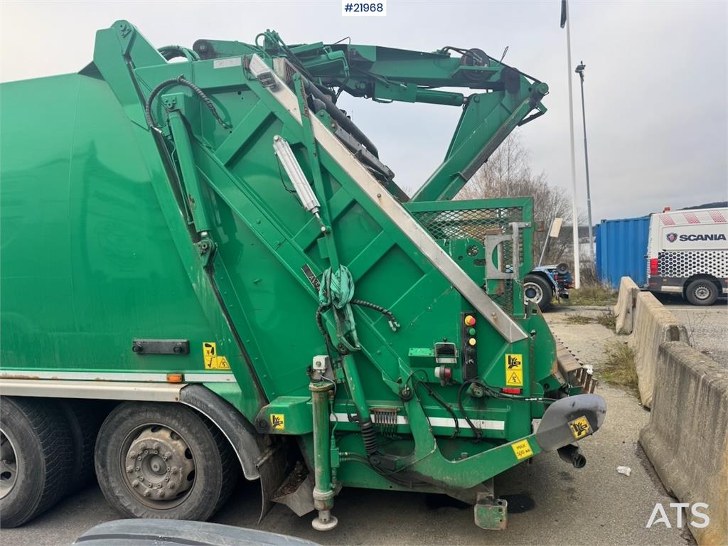 Scania P340 LPG 6x2 Refuse truck w/ Crane. 2015 21968 P340 LPG 6x2 Refuse truck w/ Crane. 2015 1 image 24