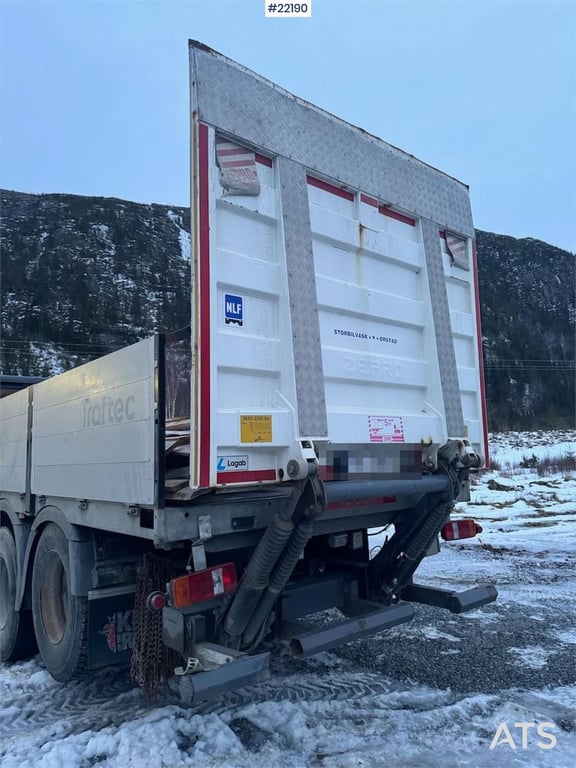 Scania P340 flatbed truck with tail lift – only 155,000 k 2005 22190 P340 flatbed truck with tail lift – only 155,000 k 20...