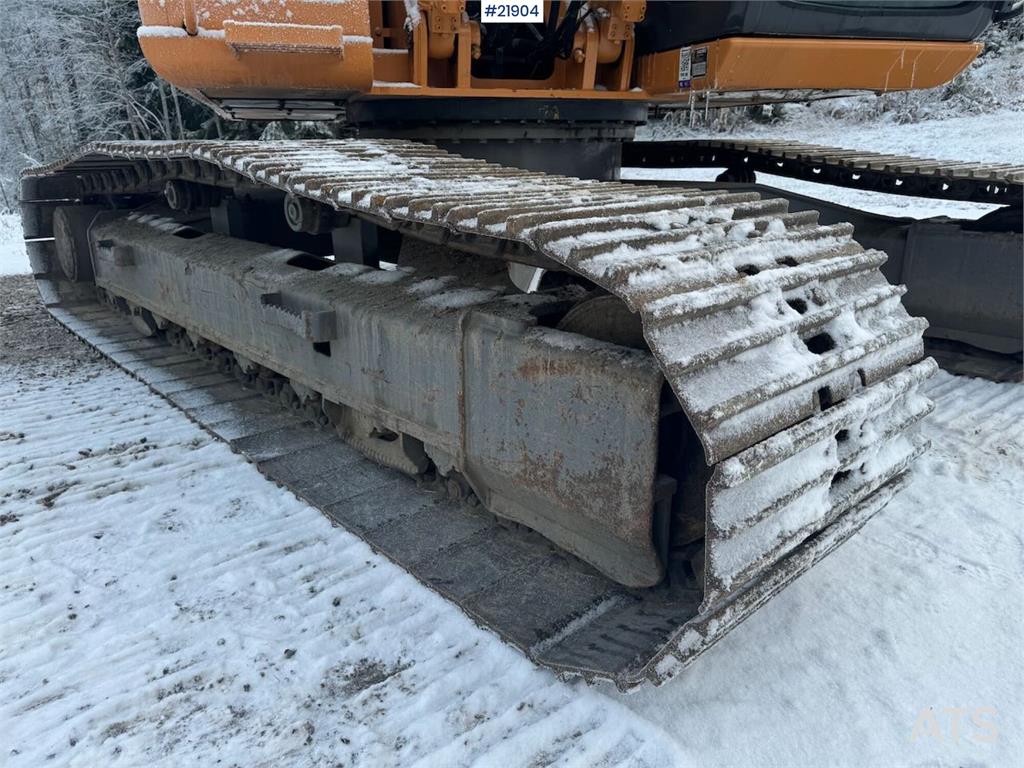 CASE CX210 Tracked Excavator w/ Grading Bucket WATCH VI 2001 21904 CX210 Tracked Excavator w/ Grading Bucket WATCH VI 2001...