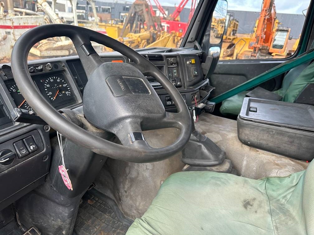 Volvo terberg fm1350 waterdrill 500m mudpump 2000 5232 terberg fm1350 waterdrill 500m mudpump 2000 1 image 12