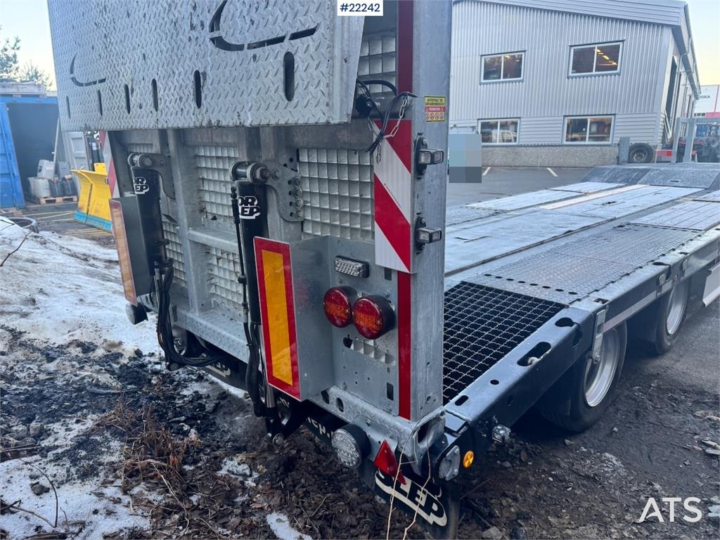 Fliegl DTS 300 Machinery Trailer – Hydraulic Ramps 2025 22242 Fliegl DTS 300 Machinery Trailer – Hydraulic Ramps 2025 1 Lo...