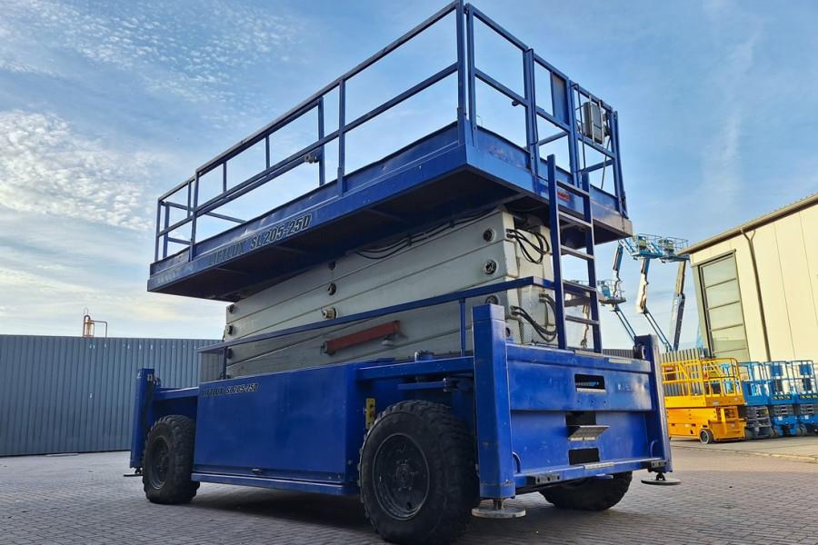 Liftlux SL205-25D4WDS/P Diesel, 4x4 Drive, Hydraulic Deck 2002 LIFTLUX - SL205-25D4WDS/P - 90387 Liftlux SL205-25D4WDS/P D...