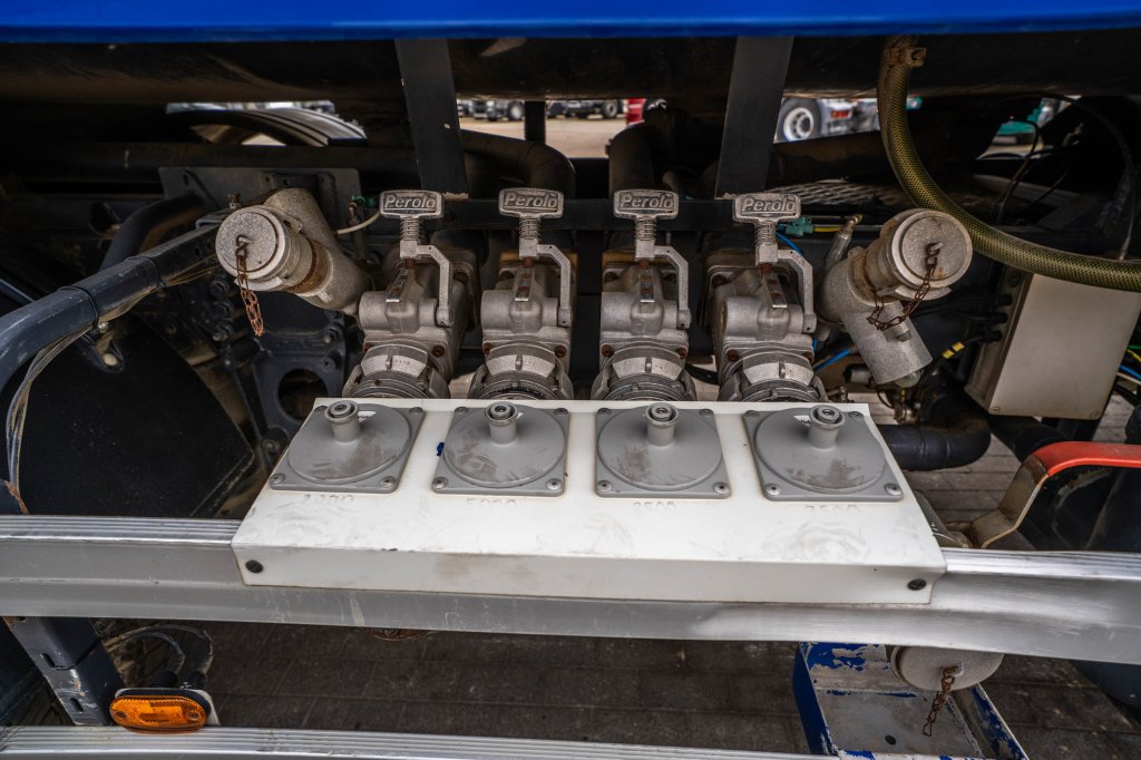 DAF LF55 280+ ALU 13000L/4 COMP. 2009 E63679 DAF LF55 280+ ALU 13000L/4 COMP. 2009 1 image 10