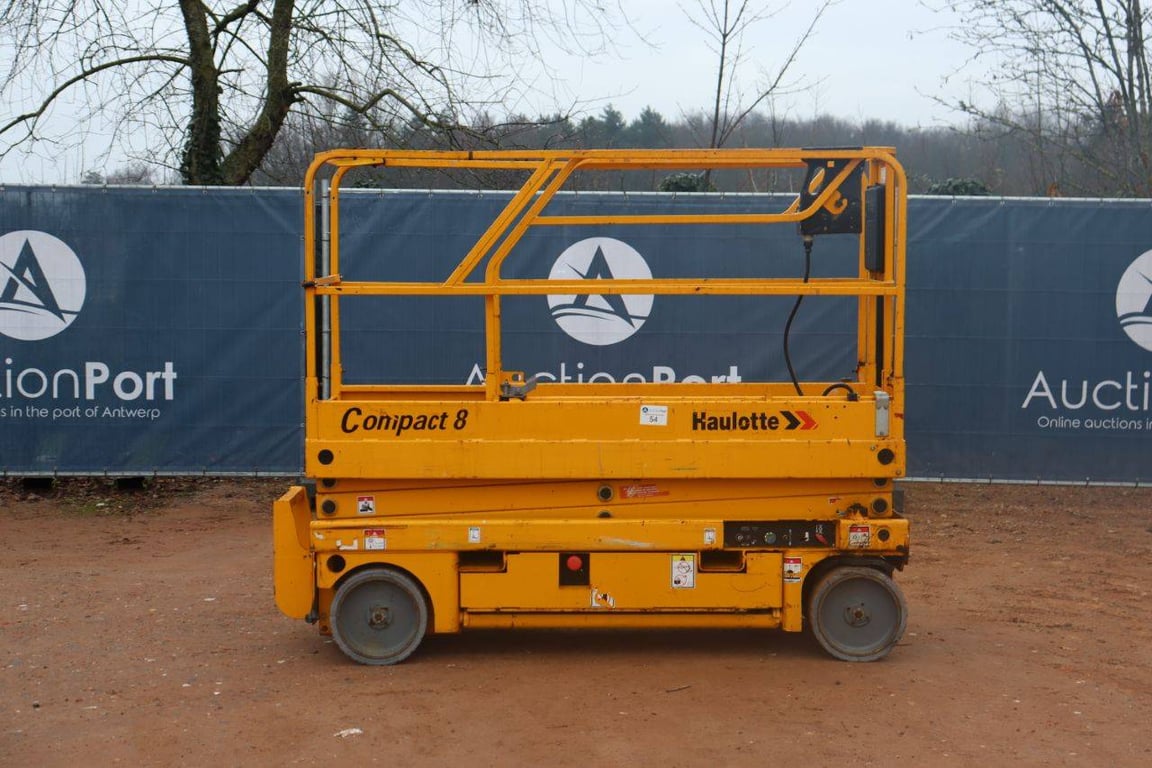 Scissor lift Haulotte Compact 8 Electric 8m 2012 2012 Compact 8 2012 1 Scissor Lifts image 2
