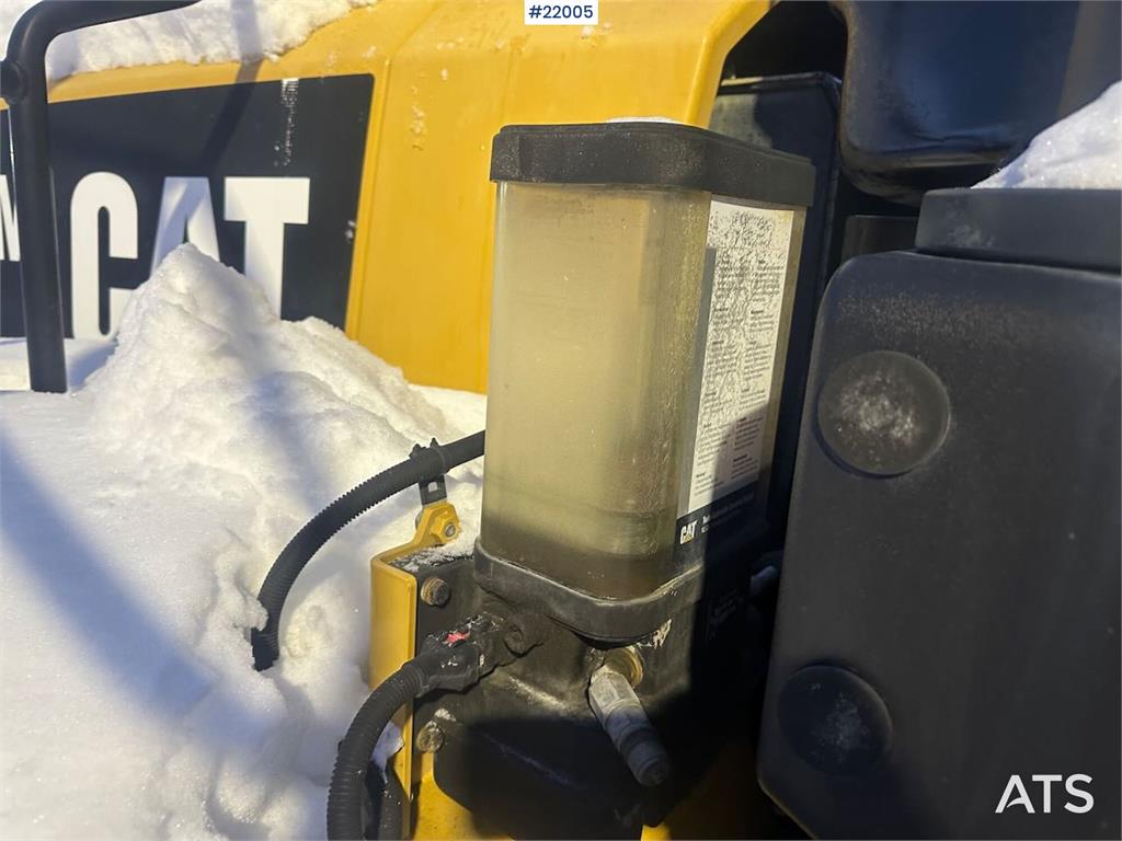 CAT 980M wheel loader w/ bucket. WATCH VIDEO. 2016 22005 980M wheel loader w/ bucket. WATCH VIDEO. 2016 1 Wheel Loaders im...