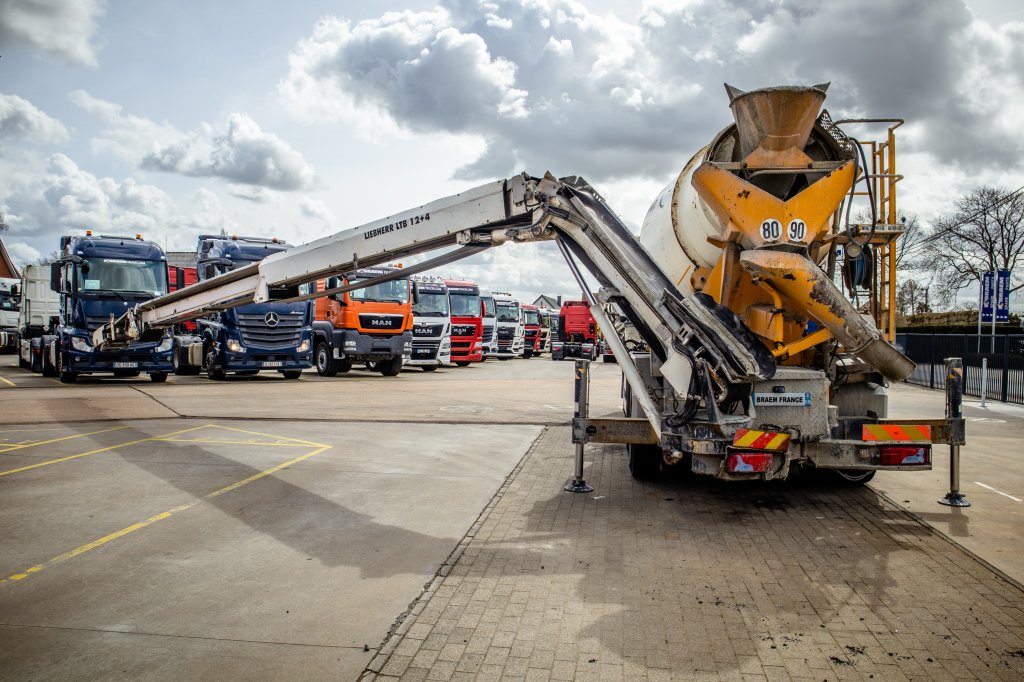MAN TGS 32.400BB+LIEBHERR 8M³+BAND/TAPIS 16m 2014 E59799 TGS 32.400BB+LIEBHERR 8M³+BAND/TAPIS 16m 2014 1 image 3