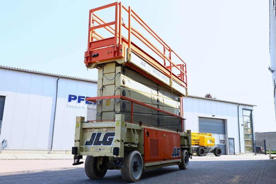 JLG SL245-12 Diesel, 4x4x4 Drive, 26.5m Working Height 2010 JLG - SL245-12 - 90083 SL245-12 Diesel, 4x4x4 Drive, 26.5m Wor...