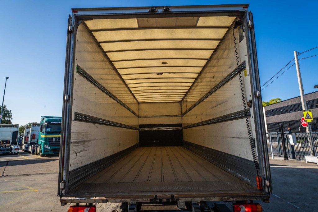 RENAULT D 16 WIDE 250 DXI +DHOLLANDIA 2014 E64126 Renault D 16 WIDE 250 DXI +DHOLLANDIA 2014 1 image 12