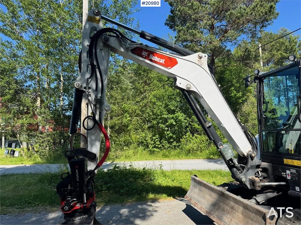 Bobcat E55Z Mini Excavator w/ Rototilt and 2 buckets. 260 2022 20980 E55Z Mini Excavator w/ Rototilt and 2 buckets. 260 20...