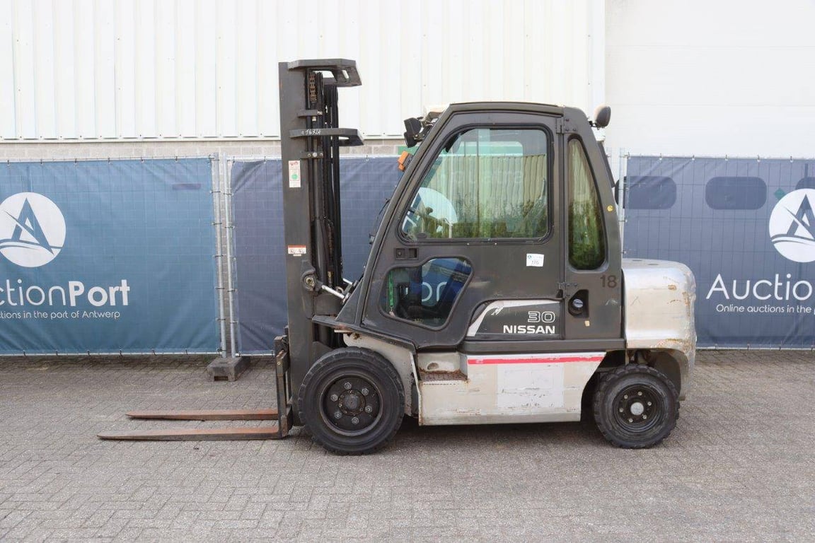 Forklift Nissan 30 Electric 3000kg 30 1 Forklift image 2