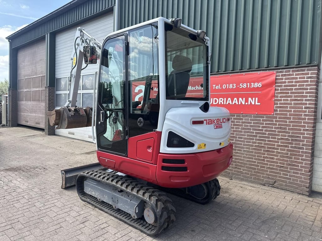 Takeuchi Kraan TB230 - Gebruikt 2020 12360 Kraan TB230 - Gebruikt 2020 1 image 2