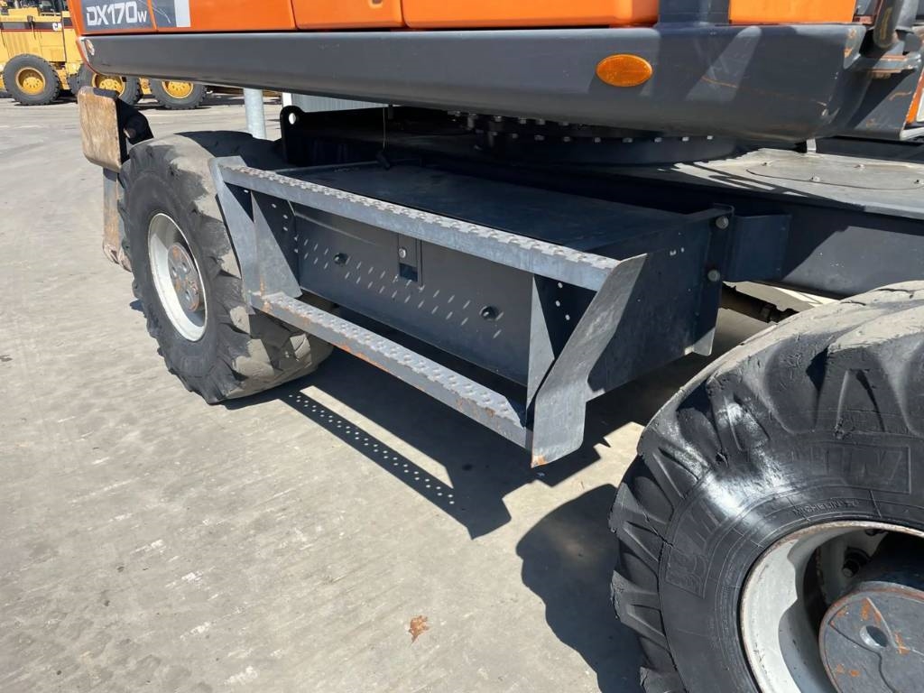 Heavy machinery product image - Image 12 of 15