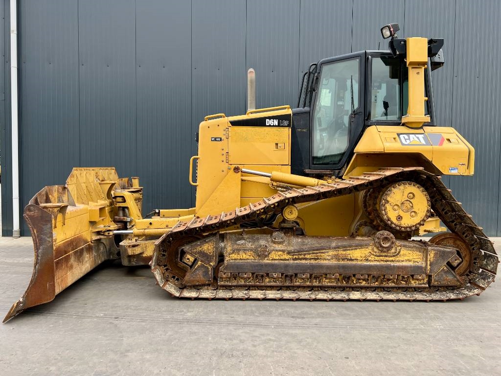 CAT D6N LGP 2011 207636 D6N LGP 2011 1 Dozers image 2