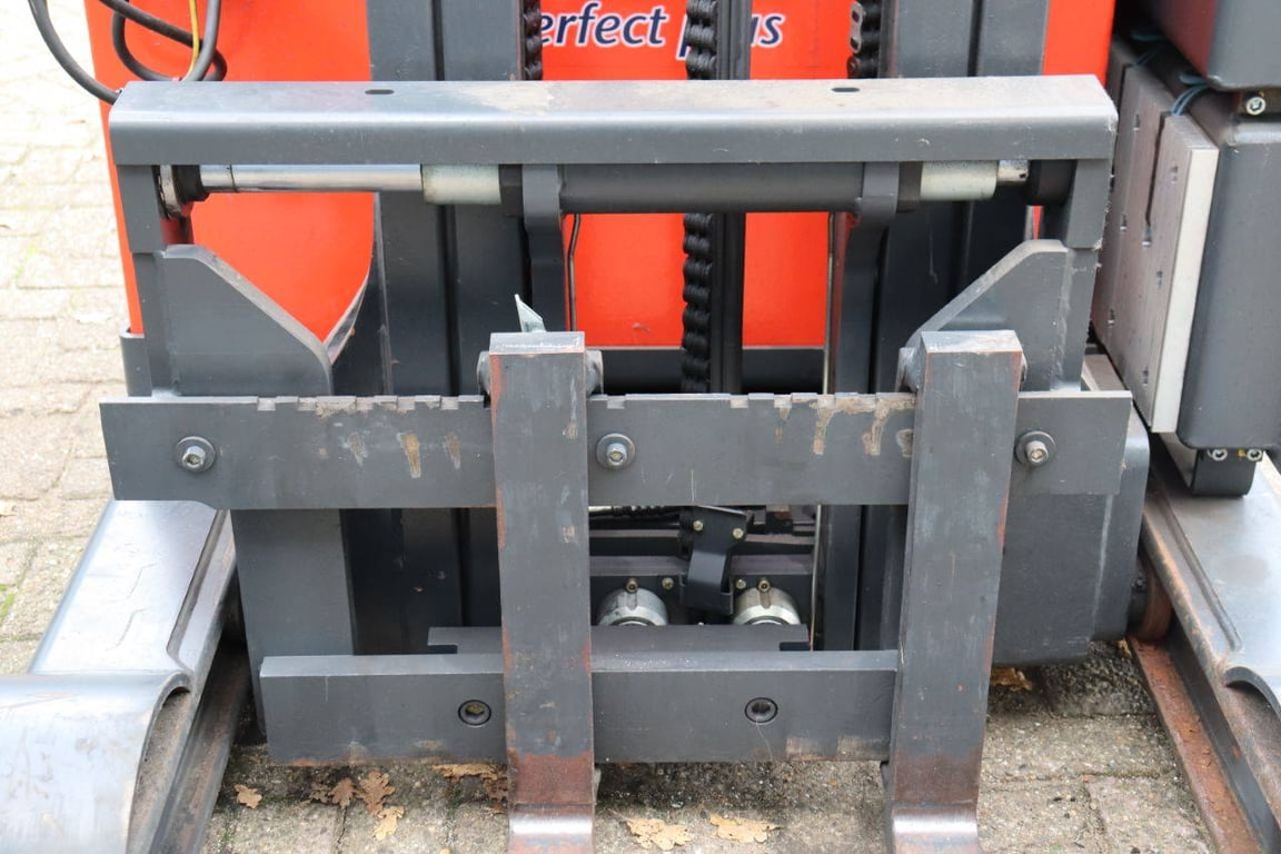 Reachtruck Linde R14 EX S Elektrisch 1400kg 2015 2015 R14 EX S 2015 1 image 12