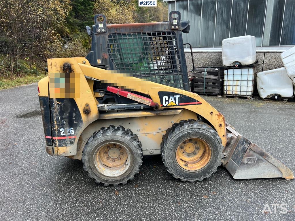 CAT 226 2003 21550 226 2003 1 image 6