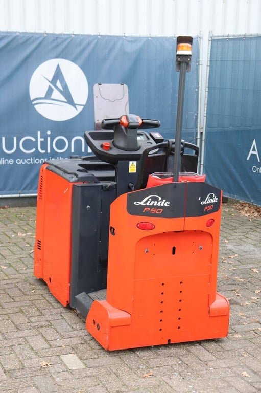 Electric tractor Linde 50 Electric 50 1 Tractor Units image 4