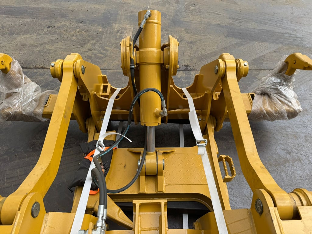 Caterpillar 12M-2 12M-3 140M-2 140M-3 160M-2 Ripper 2026 00033767 12M-2 12M-3 140M-2 140M-3 160M-2 Ripper 2026 0 image 9
