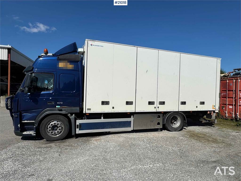 Volvo FM 370 box truck with full side opening! 2012 21018 FM 370 box truck with full side opening! 2012 1 image 6