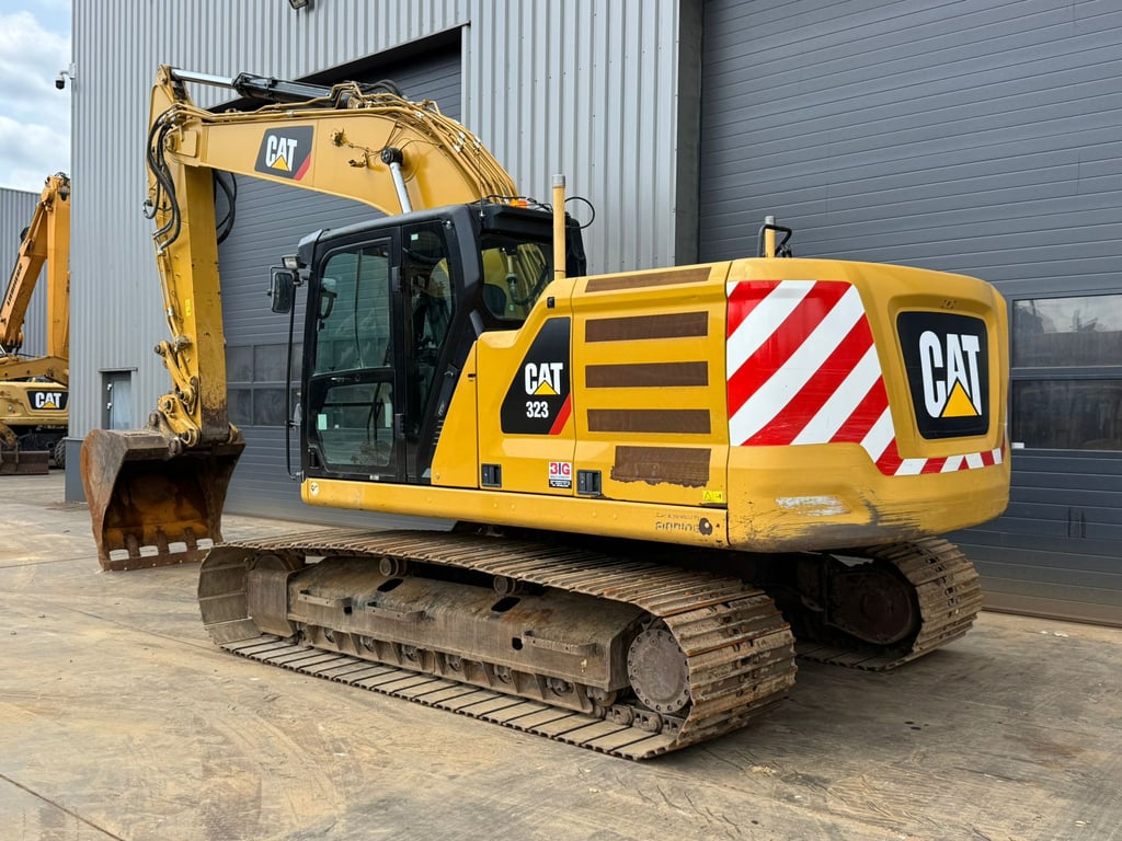 Caterpillar 323 2018 00033399 323 2018 1 image 2