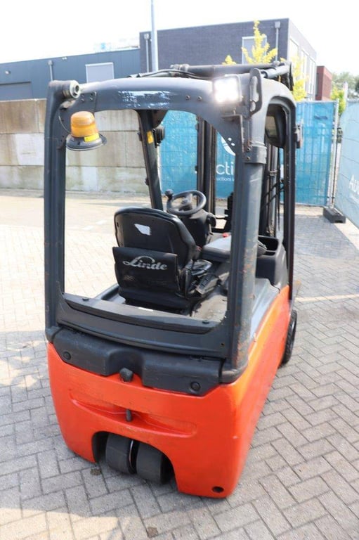 Forklift Linde E16-01 Electric 1600kg 4.5m 2014 2014 E16-01 2014 1 Forklift image 5