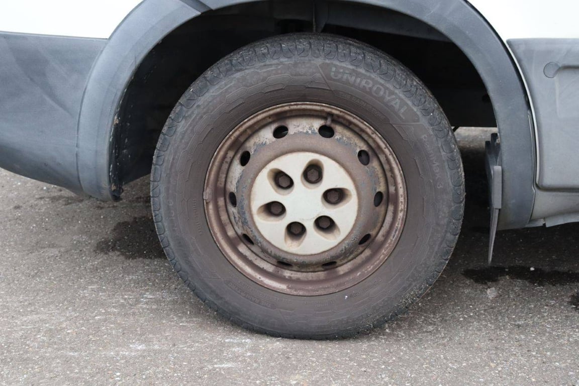 Iveco Daily 35S13 Diesel 2010 Van 2010 Daily 35S13 2010 1 image 14