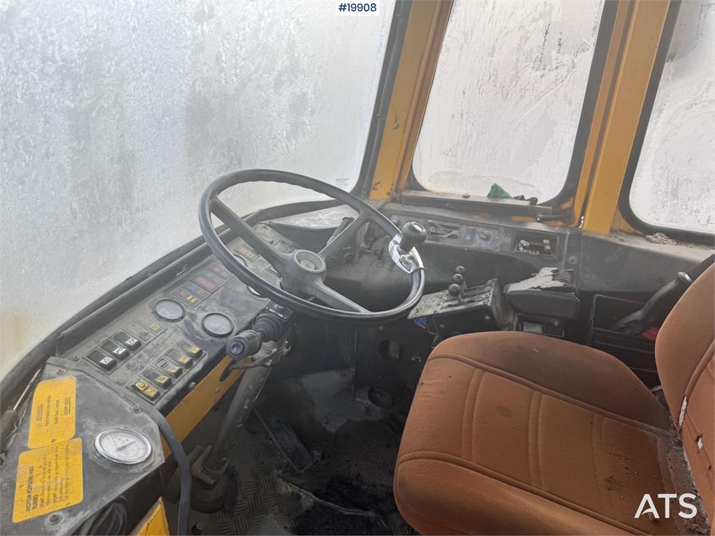 Volvo L90 Wheel Loader w/ Bucket 1987 19908 L90 Wheel Loader w/ Bucket 1987 1 Wheel Loaders image 14