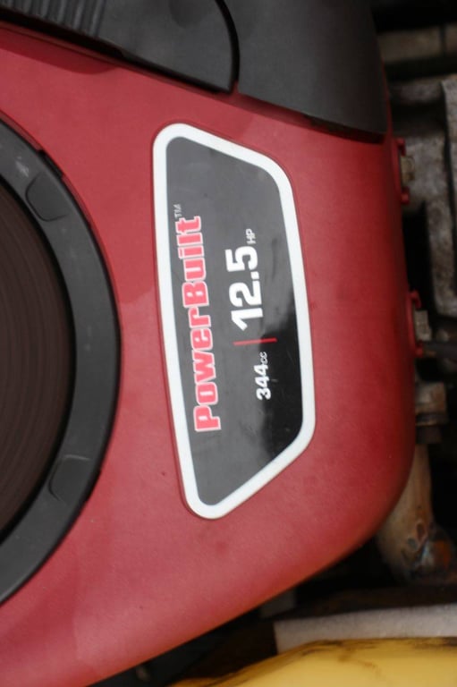 Stiga Park P901 Petrol 12.5hp 2013 Riding Mower with Leaf Blower 2013 Stiga Park P901 2013 1 image 13