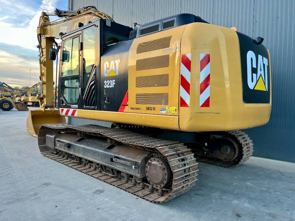 CAT 323F L 2016 208897 323F L 2016 1 Crawler Excavators image 3