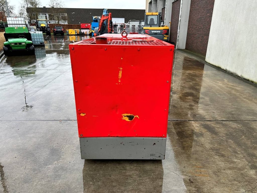 Generator Gesan DPS100 Diesel 110kVA 2005 2005 GESAN DPS100 2005 1 Generators image 5