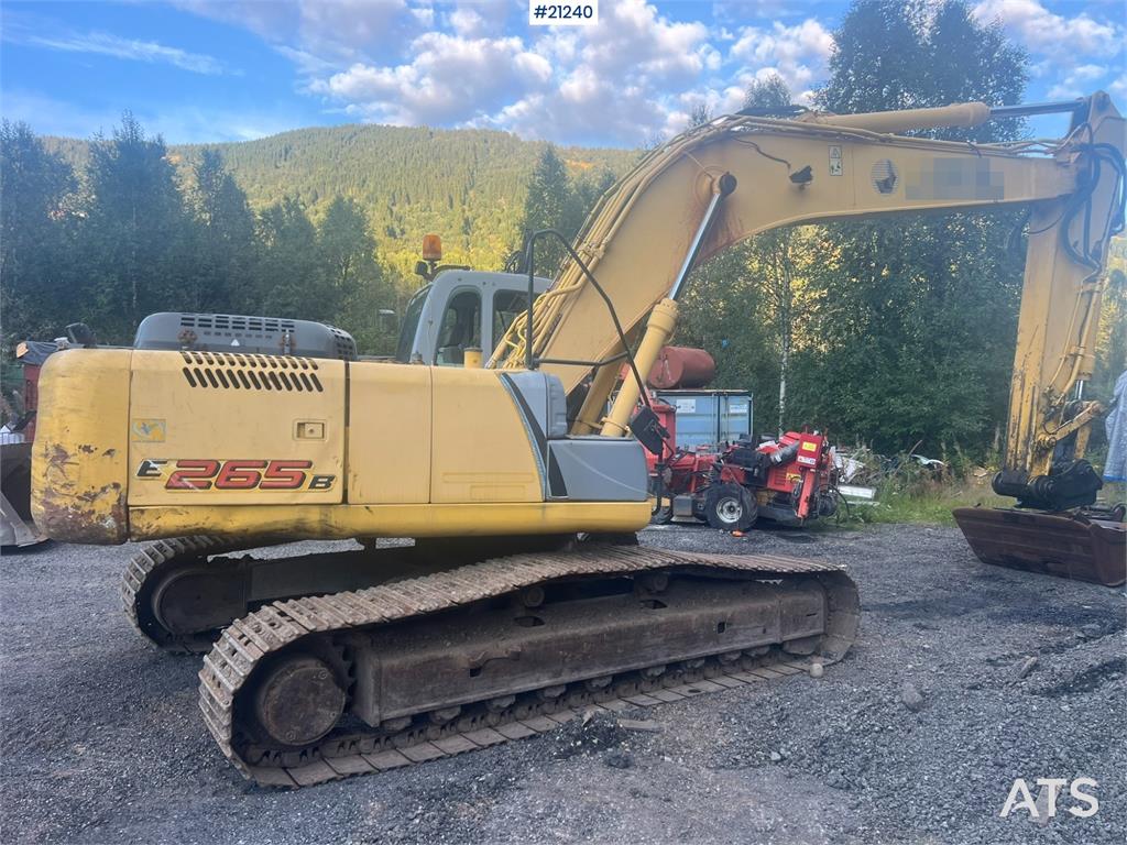 New Holland E265B Excavator w/ digging bucket and hydraulic sa 2008 21240 E265B Excavator w/ digging bucket and hydraulic ...