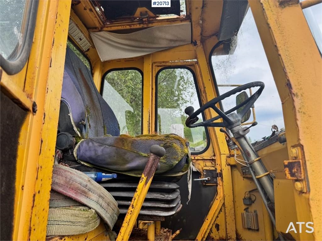 Volvo LM 846 Wheel Loader w/ Bucket. Partially Rep. Obje 1974 20713 LM 846 Wheel Loader w/ Bucket. Partially Rep. Obje 197...