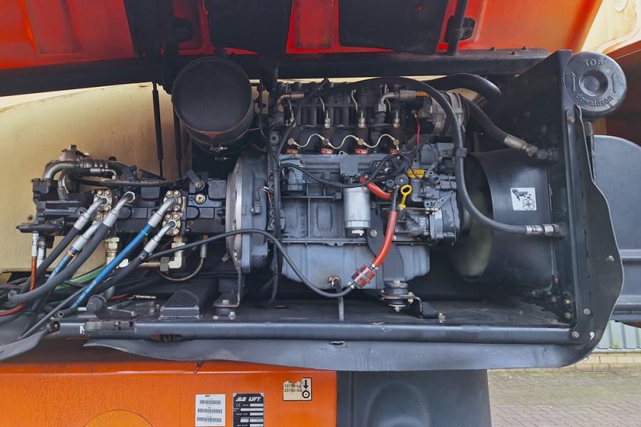 JLG 1350SJP Diesel, 4x4x4 Drive 43.3m Working Height, 2004 JLG - 1350SJP - 90396 1350SJP Diesel, 4x4x4 Drive 43.3m Working...
