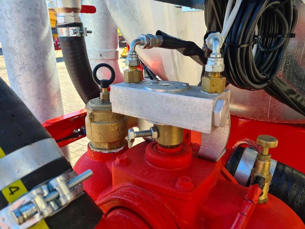 Vaia waterwagen MB 100 2024 9709 Vaia waterwagen MB 100 2024 0 image 12