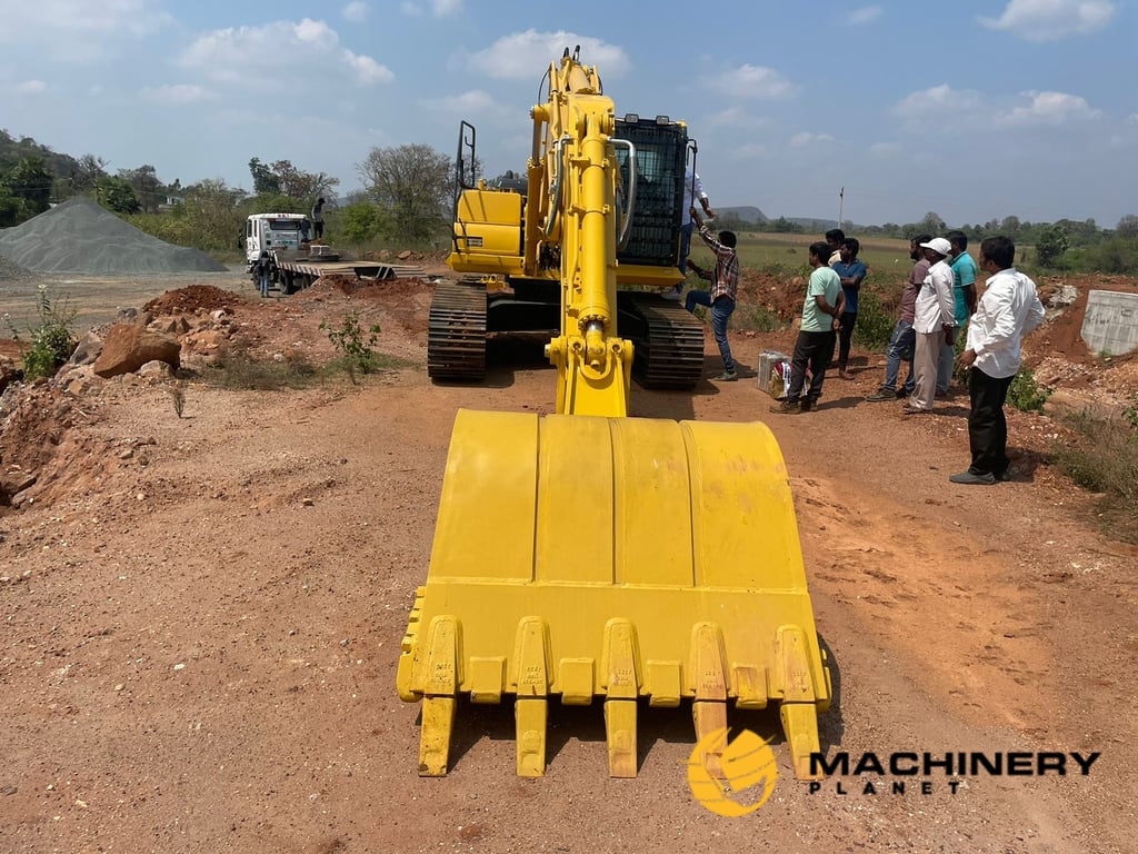 Komatsu PC 210 PC210 2024 2 Crawler Excavators image 8