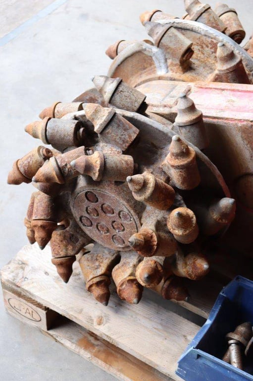 Heavy machinery product image - Image 14 of 14