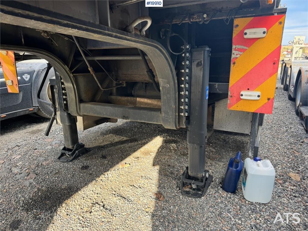 Istrail Machinery Semi-trailer w/ Hydraulic bridges. 2008 19910 Istrail Machinery Semi-trailer w/ Hydraulic bridges. 2008 ...