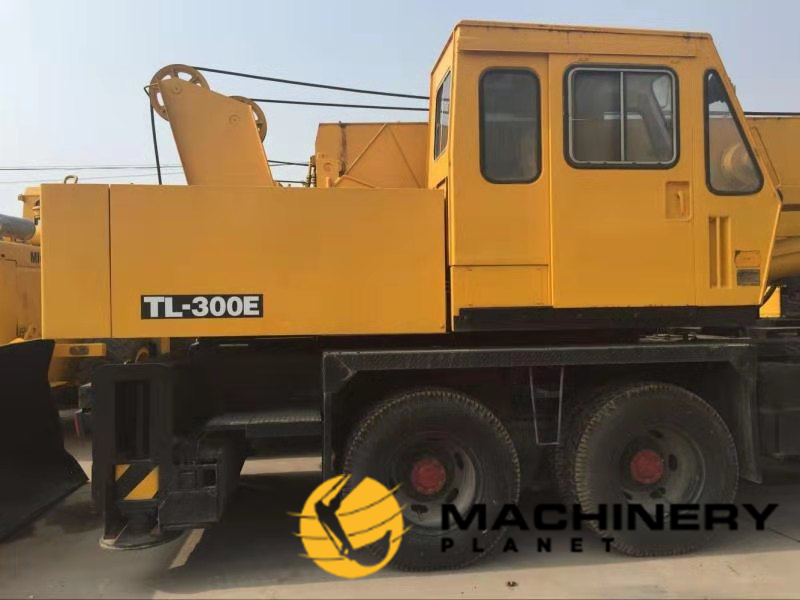 Tadano TL300E Crane Used High Quality TL300E 2018 1 Mobile Cranes image 4