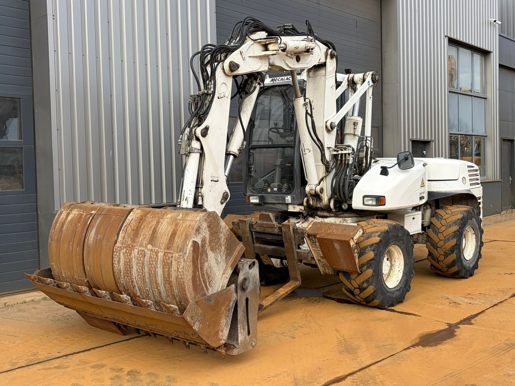 Mecalac 12MTX incl. 5 x bucket 2013 00033692 Mecalac 12MTX incl. 5 x bucket 2013 1 image 2