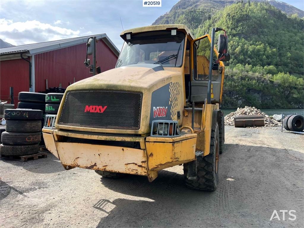 Moxy MT26 w/ white plates. WATCH VIDEO 2006 20519 MT26 w/ white plates. WATCH VIDEO 2006 1 image 8